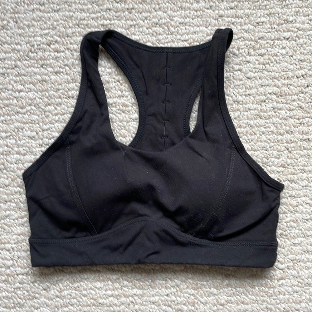 Black workout sports bra with built in and removable cups